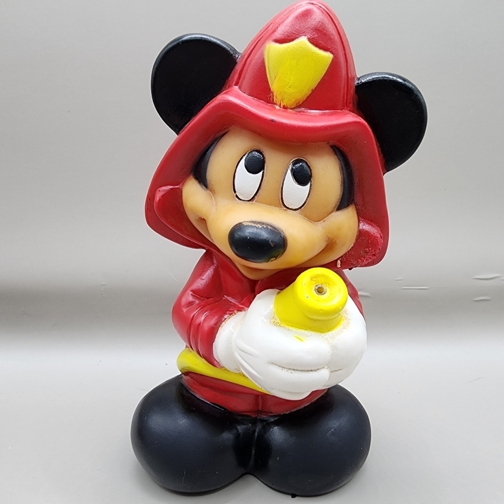 1984 Mickey Mouse 5.5" Arco Disney Fireman Water Squirter Bathtub Vintage
